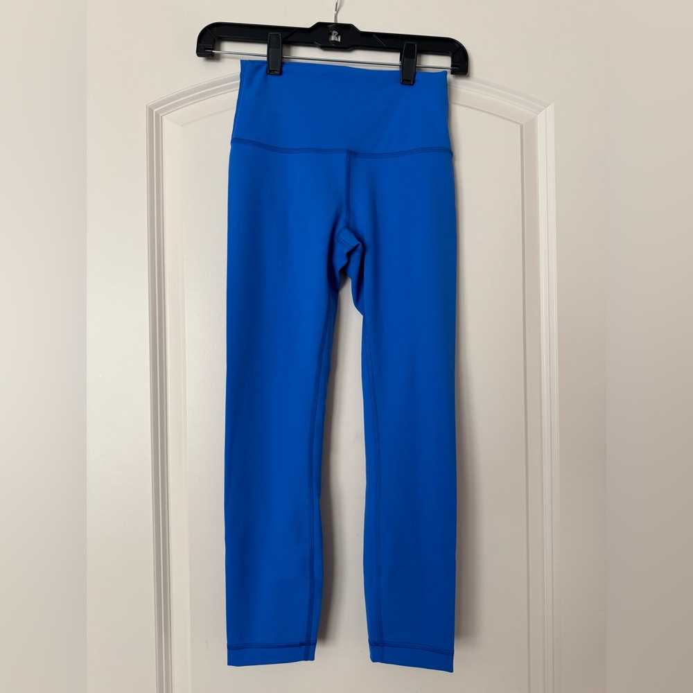 Lululemon Wunder Train High Rise Cropped 23” in Size 4